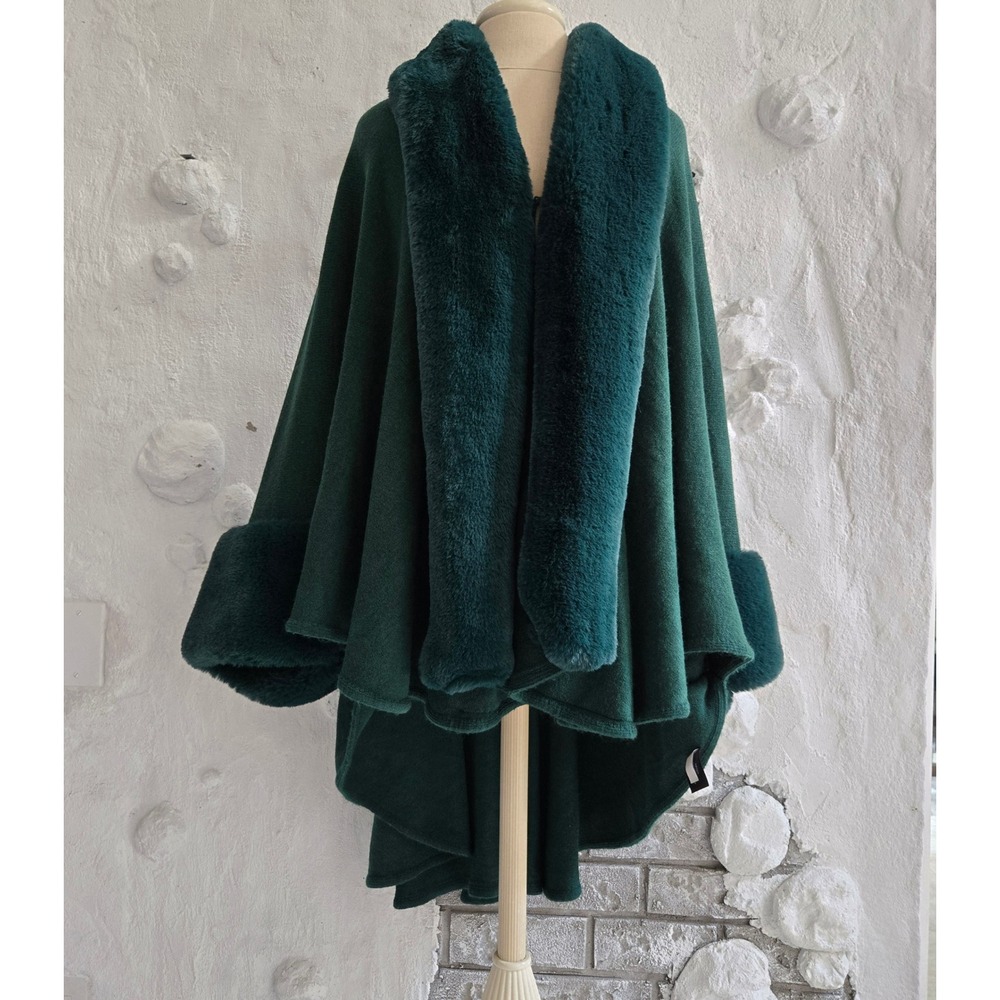 Boston Proper Emerald Green Faux Fur Trim Knit Poncho Wrap Cape One Size Fall